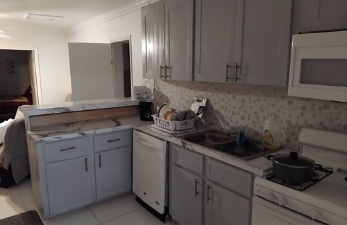 Nassau House | PET Friendly, Remodel, Spacious and nCozy Villa in Delightful Nassau.