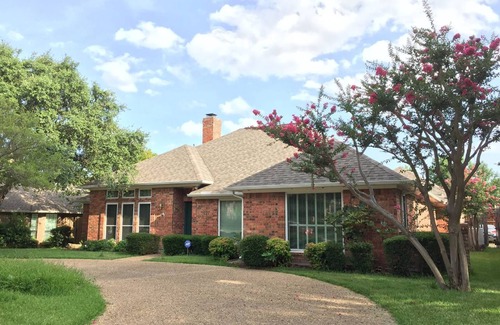 Richardson House | Pet-Friendly Richardson Retreat with Heated Pool