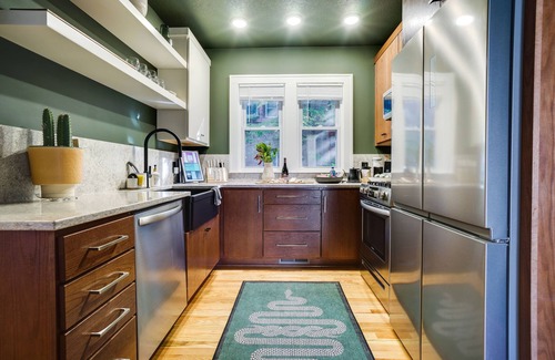 Summit - University House | Pet-Friendly Saint Paul Rental Near Downtown!