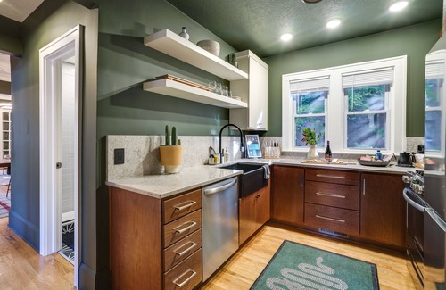Summit - University House | Pet-Friendly Saint Paul Rental Near Downtown!