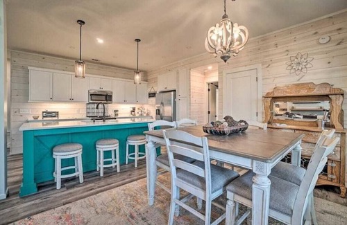 Clayton House | Pet Friendly Scenic Mountain Retreat Hiking Firepit Wifi - Stargazer Hideaway