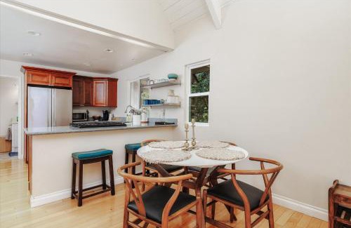 Lodge Hill House | Pet Friendly- Seaglass Home