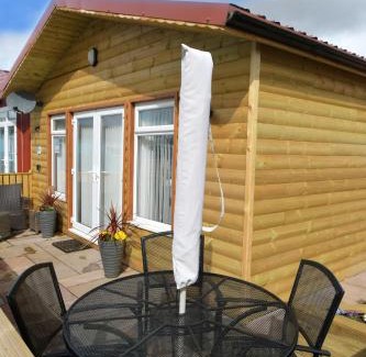 Bridlington Ski Chalet | Pet friendly sleeps 6 Chalet Bridlington free elec