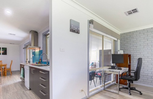 Tomakin House | Pet-Friendly Spacious Home by the Beach