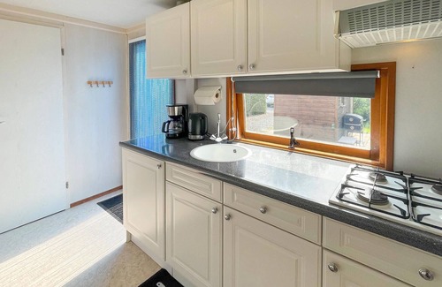Tzummarum House | Pet friendly (sta)caravan in Tzummarum
