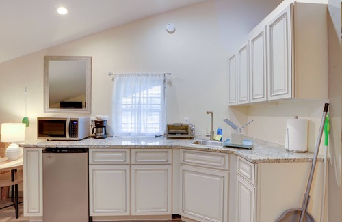 Fellowship Apartment | Pet-Friendly Studio Near World Equestrian Center!