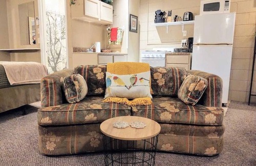 Mid America Apartment | Pet Friendly Studio Cottage #2 At The Water's Edge