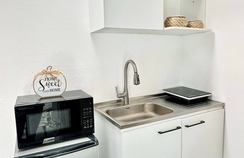 Paradise Hills Apartment | Pet-Friendly Studio with a Big Yard