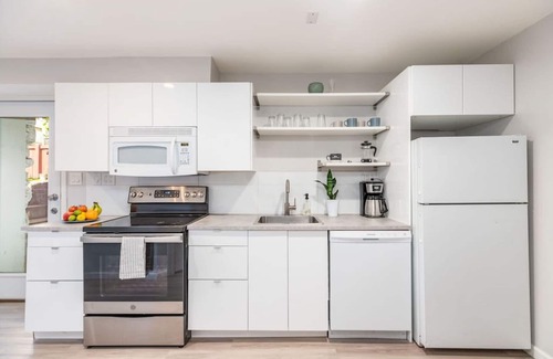 Lower Avenues Apartment | Pet Friendly Suite-❤️Downtown!