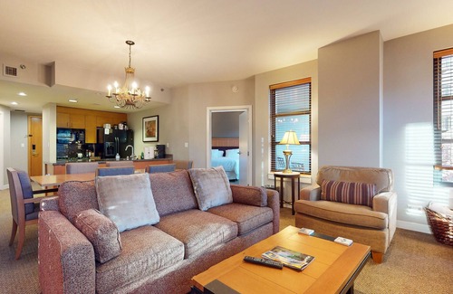 Mammoth Lakes Condo | Pet-Friendly Suite in Luxury Hotel. Across The Village, EV Charging Station