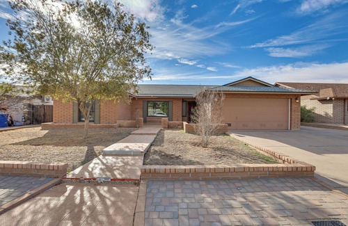 Tempe Cottage | Pet-friendly Tempe Home w/Private Hot Tub!