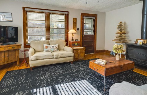 Kyle House | Pet-Friendly Topton Home with Patio, Deck and Views!