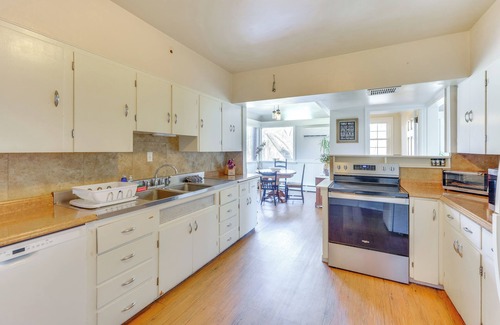 East Stroudsburg House | Pet Friendly: Historic East Stroudsburg Manor