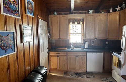 Atlantic Beach House | Pet-friendly bungalow w/firepit, steps from the beach, central location in NMB!