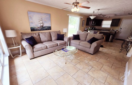 Panama City Beach Cottage | Pet Friendly Cottage Minutes To Pier Park-Frank Brown-Beach! Monthly Rates