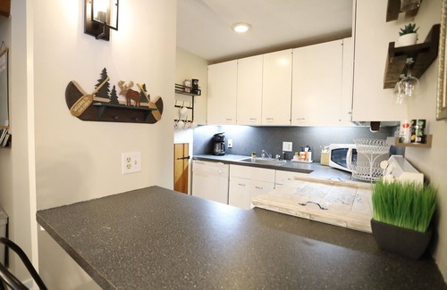 Waterville Valley Condo | Pet Friendly Waterville Valley Condo close to Town Square! (SB5V)