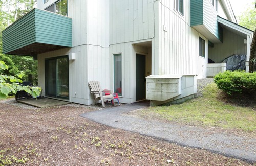 Waterville Valley Condo | Pet Friendly Waterville Valley Condo close to Town Square! (SB5V)