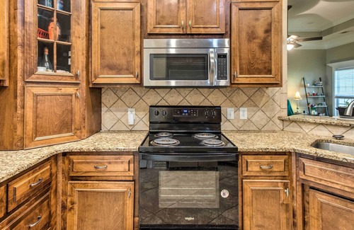 Valdosta House | Pet-Friendly Valdosta Home w/ Grill!