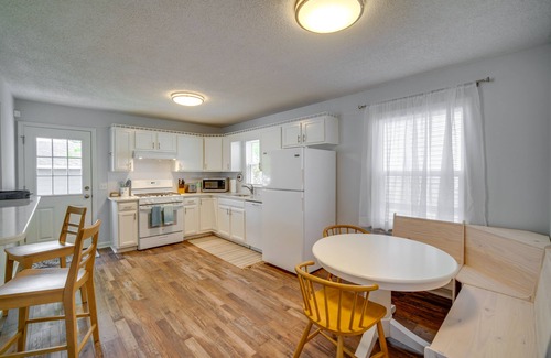 Villas House | Pet-Friendly Villas Vacation Rental: Walk to Bay