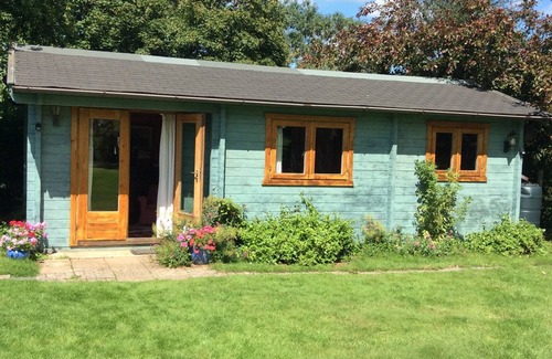 Croscombe Cabin | Pet Friendly - Walkers Paradise - South Facing
