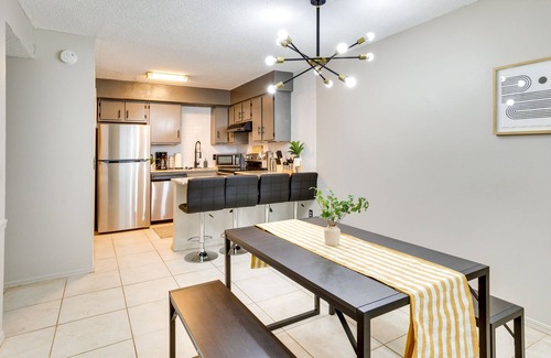 Central Oklahoma City Apartment | Pet-friendly Warr Acres Townhome w/ Fireplace