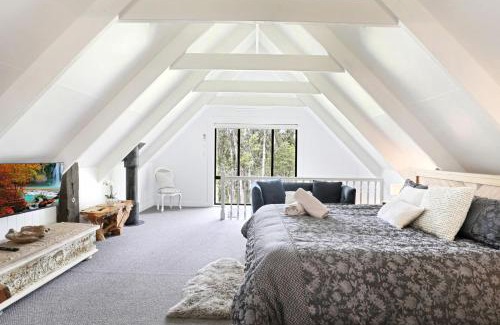 St. Georges Basin House | Pet-Friendly, Waterfront - 1 Night stays!
