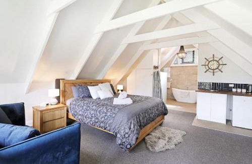St. Georges Basin House | Pet-Friendly, Waterfront - 1 Night stays!
