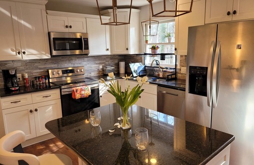Cary House | Pet friendly whole house in heart of cary