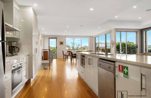 Long Beach Apartment | Pet-Friendly, WiFi, Steps to Beach | The Sandcastle|