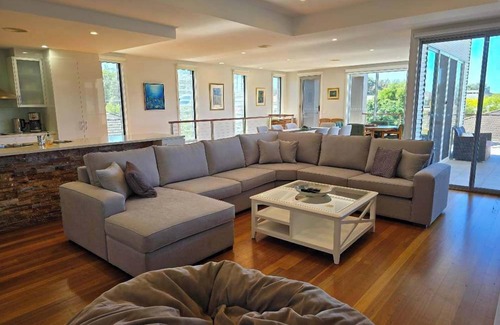 Long Beach Apartment | Pet-Friendly, WiFi, Steps to Beach | The Sandcastle|