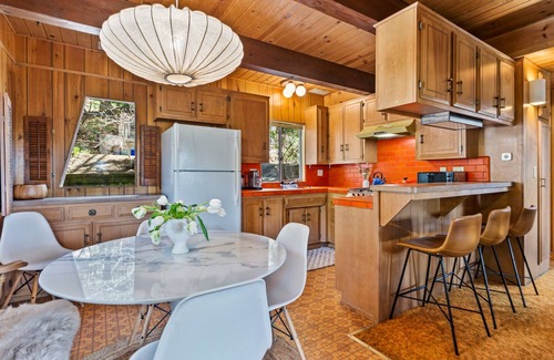 Arrowhead Villas Cabin | Pet/Kid Friendly Cozy Cabin, BBQ, Firepit, Outdoor Dining, Forest Views