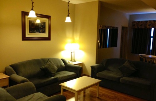 Petawawa Hotel | Petawawa River Inn and Suites