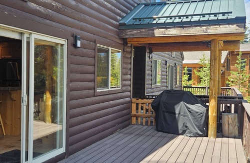 West Meadows Cabin | Pete's Place Kirkwood Mountain View Cabin - Flying Wedge South