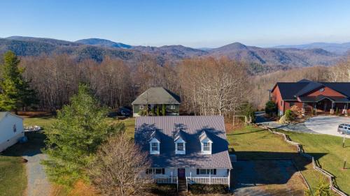Seven Devils House | Petes Alpine Retreat
