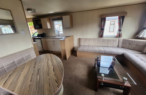 Tattershall Ski Chalet | PetFriendly- FamilyFriendly- 8Berth- Tattershall
