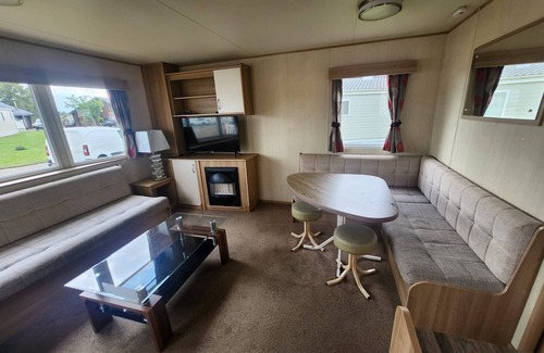 Tattershall Ski Chalet | PetFriendly- FamilyFriendly- 8Berth- Tattershall