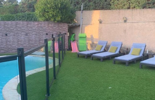 Les Caillols House | Petit appartement chez l’hôte avec piscine