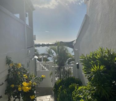 Mont Vergna Apartment | Petit coin de paradis à 5 min Baie Orientale, Idolem résidence unité 7bis - 57 Rue du Mont Vernon 1