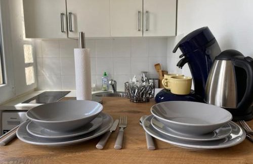Asnieres-sur-Seine Apartment | Petit Cosy Aux Portes de Paris, En Face Du M 13