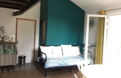 Burey-en-Vaux Apartment | Petit Gîte Cosy en Bord de Ruisseau, Bain Nordique Privé!