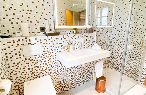 Robins Bay Bed & Breakfast | Petit Monlot
