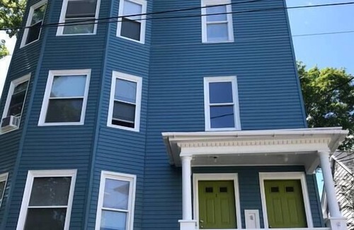 Munjoy Hill Apartment | Petit Pad Atop Munjoy Hill+Steps to Eastern Prom!