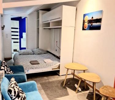 Barriere de Paris Apartment | Petit studio avec terrasse