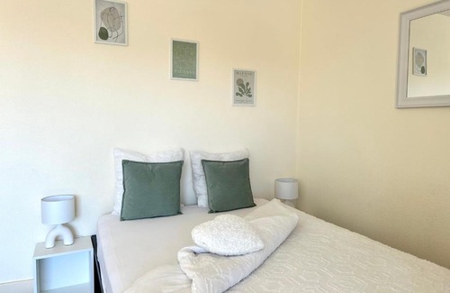 La Riche Apartment | Petit Tourangeau - Jardin Botanique - Balcon
