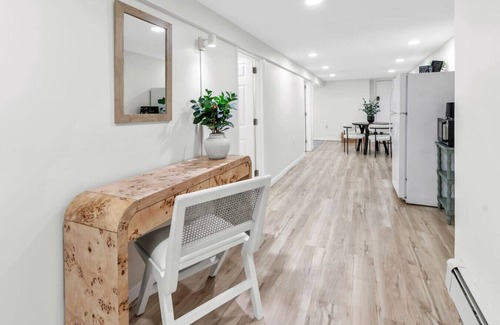 Hackensack River Waterfront Apartment | Petite 2BR Gem – Mins to NYC, Cafés & Light Rail