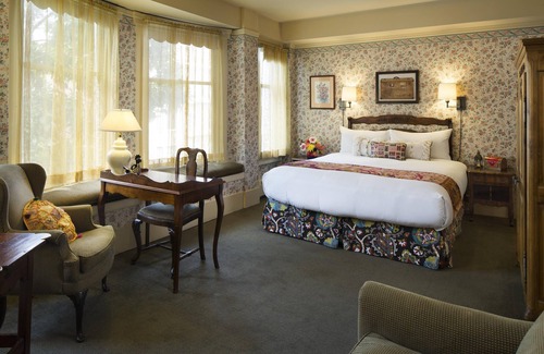 Lower Nob Hill Hotel | Petite Auberge