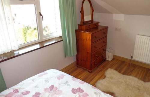 Melplash Apartment | Petite Bella