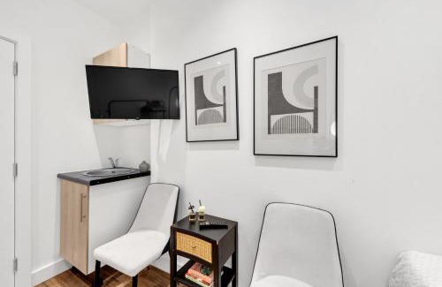 West Ealing Apartment | Petite Bliss, Charming Studio Hideaway