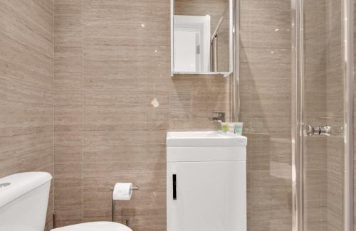 West Ealing Apartment | Petite Bliss, Charming Studio Hideaway