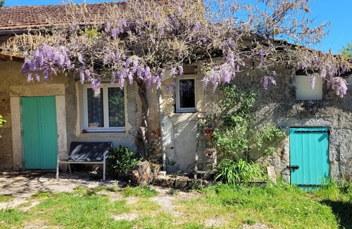Champcevinel House | Petite ferme en pierre restaurée près de Périgueux